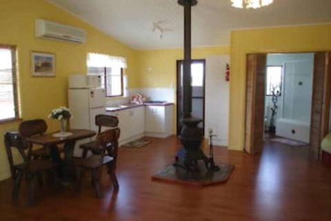 Lee Farm Stay Cottages - Kawana Tourism 7