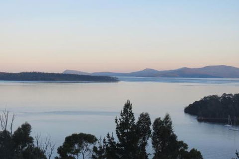 Bruny Vista Cabin - Kawana Tourism 4