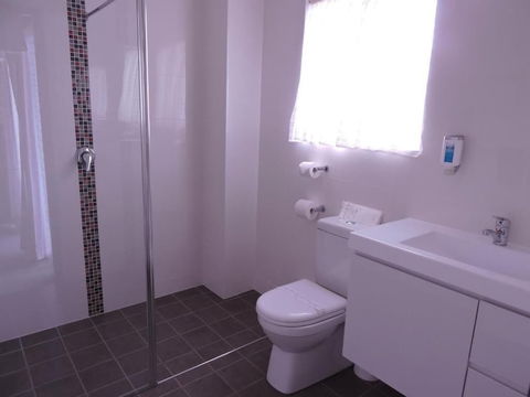 Acacia Snowy Motel - Kawana Tourism 4