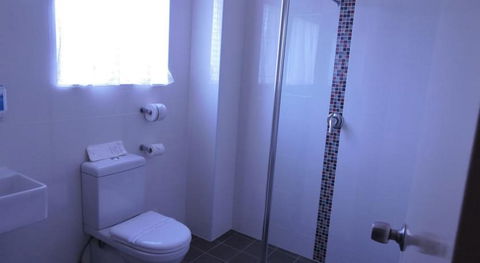 Acacia Snowy Motel - Kawana Tourism 5