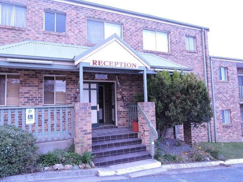 Acacia Snowy Motel - Kawana Tourism 1