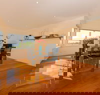 The Esplanade Kingston Beach - Beachfront - Kawana Tourism