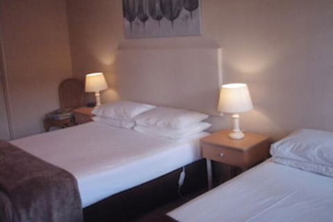 Bella Villa Motor Inn - Kawana Tourism 7