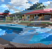 Emerald Explorers Inn - Kawana Tourism