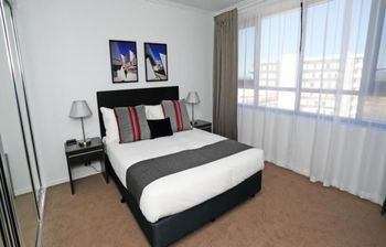 Under The Townsville Sun (694I) - Kawana Tourism 2