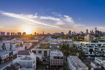 Oaks Pinnacle - Kawana Tourism 0
