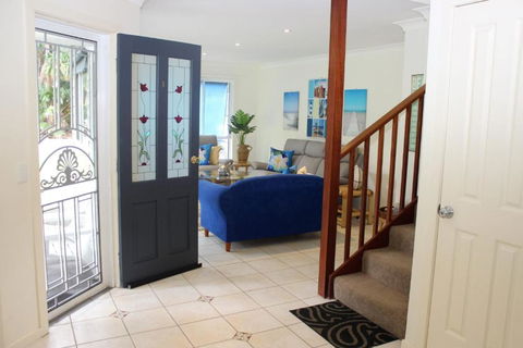 PACIFIC PALMS - Kawana Tourism 4