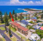 Flinders Lodge fantastic views opposite Main Beach - Kawana Tourism