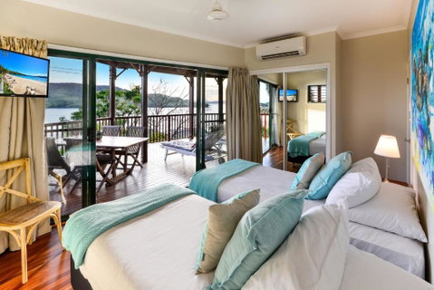 NEWLY BEAUTFULLY RENOVATED 16 The Casuarina 3 Bedroom House With 180 Degree Ocean Views - Kawana Tourism 3