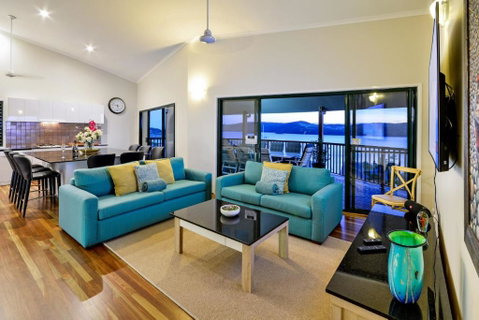 NEWLY BEAUTFULLY RENOVATED 16 The Casuarina 3 Bedroom House With 180 Degree Ocean Views - Kawana Tourism 6