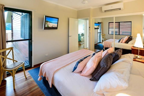 NEWLY BEAUTFULLY RENOVATED 16 The Casuarina 3 Bedroom House With 180 Degree Ocean Views - Kawana Tourism 1