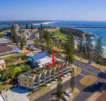 Seaspray 3 straight across the road from Main Beach Yamba - Kawana Tourism