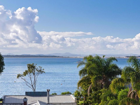 Unit 301 The Shoal 6 8 Bullecourt Street Air Con Walking To Local Shops & Beach - Kawana Tourism 1