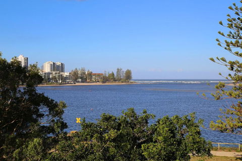 Golden Shores U8 21 Landsborough Parade - Kawana Tourism 4