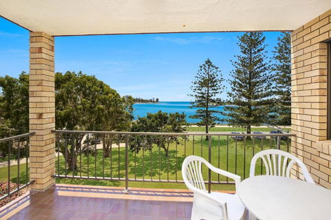 Golden Shores U8 21 Landsborough Parade - Kawana Tourism 5