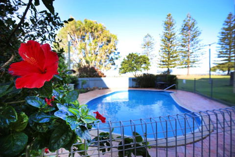 Golden Shores U8 21 Landsborough Parade - Kawana Tourism 3