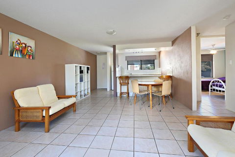 Levuka Unit 4 14 Moreton Pde. Kings Beach - Kawana Tourism 6