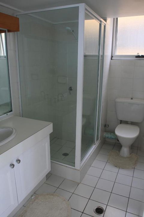 Monterey Lodge Unit 10 27 Warne Terrace. Kings Beach - Kawana Tourism 2
