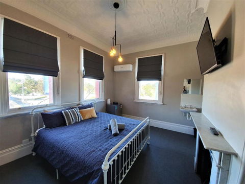 The Royal Hotel - Kawana Tourism 3