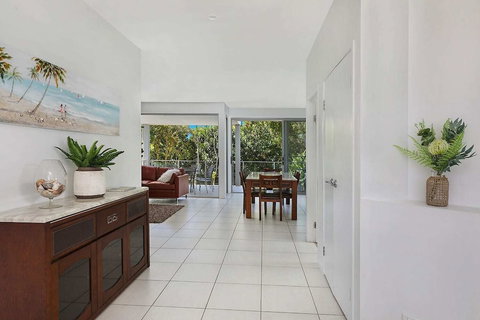 Northshor-Ultimate Beach House - Kawana Tourism 0