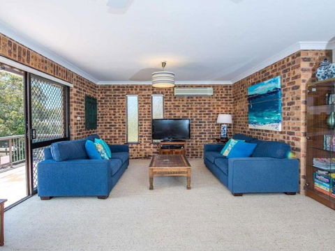 COLUMBIA VIEWS 2 / 9 COLUMBIA CLOSE AIRCON WIFI NETFLIX VIEWS & BOAT PARKING - Kawana Tourism 6