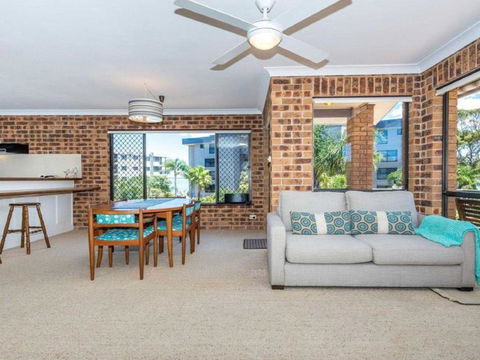 COLUMBIA VIEWS 2 / 9 COLUMBIA CLOSE AIRCON WIFI NETFLIX VIEWS & BOAT PARKING - Kawana Tourism 2