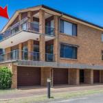 COLUMBIA VIEWS 2 / 9 COLUMBIA CLOSE AIRCON WIFI NETFLIX VIEWS & BOAT PARKING - Kawana Tourism 0