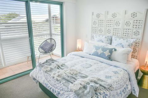 Ocean Front Moffat Beach Private Rooftop Terrace Walk To Cafes Restaurants - Kawana Tourism 3