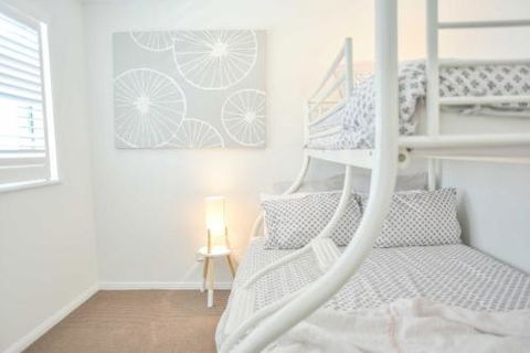 Ocean Front Moffat Beach Private Rooftop Terrace Walk To Cafes Restaurants - Kawana Tourism 2