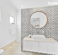 Mudjimba Island Beach House - Kawana Tourism