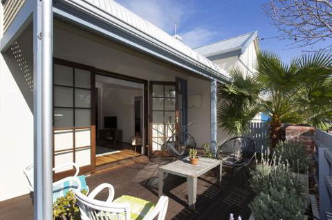 Sweetgum On Lefroy - Kawana Tourism 4