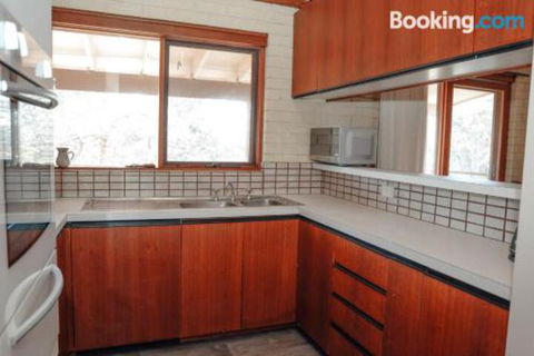 Banksia Beach House - Kawana Tourism 1