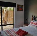 Red Ochre  Large 1BR with Private Courtyard - Kawana Tourism