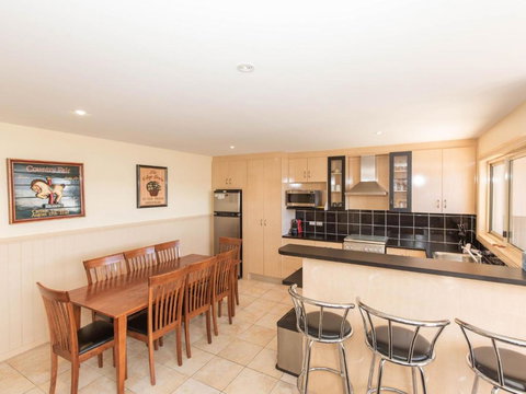 Torino 7 - Kawana Tourism 2