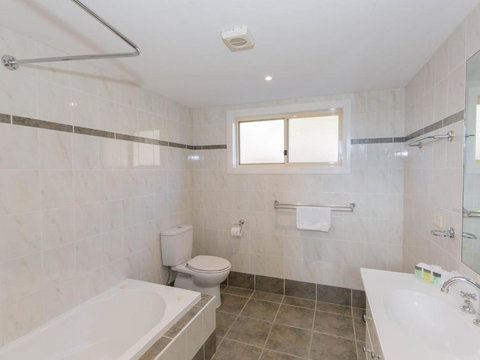 Torino 7 - Kawana Tourism 1