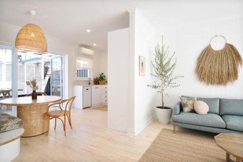 Pine At Arlos Refined Luxury In Glenelg - Kawana Tourism 1