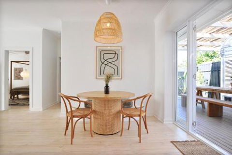 Pine At Arlos Refined Luxury In Glenelg - Kawana Tourism 5