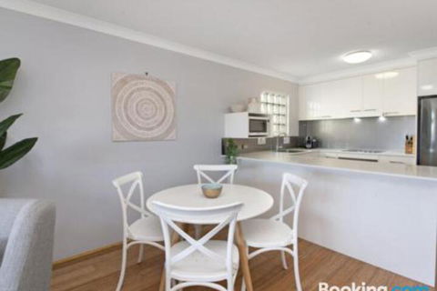 Unit 3 Emerald Shores Shipping Lane Views! - Kawana Tourism 0