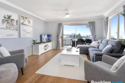 Unit 3 Emerald Shores Shipping Lane Views! - Kawana Tourism 3