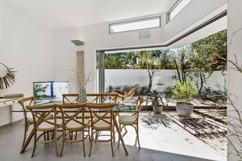 Ultimate Light & Space Noosa Heads - Kawana Tourism 2