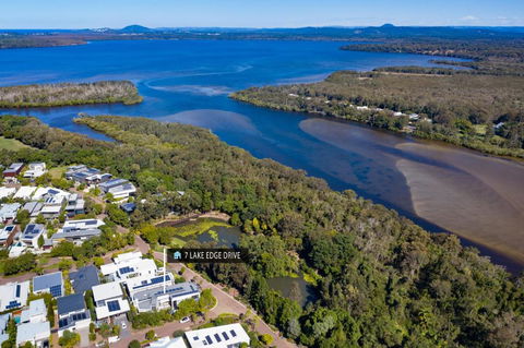 Ultimate Light & Space Noosa Heads - Kawana Tourism 3