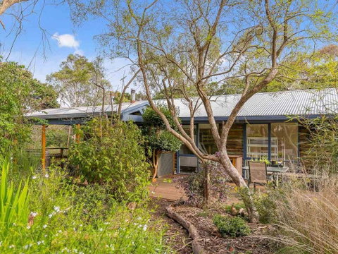 Hakea Bush Cabin - Kawana Tourism 6