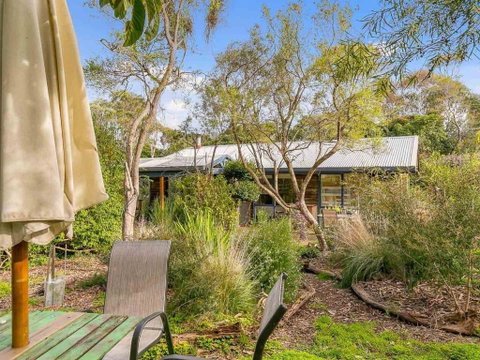 Hakea Bush Cabin - Kawana Tourism 5