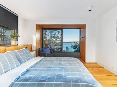 ESTUARY HOUSE Basin View 4pm Check Out Sundays - Kawana Tourism 1
