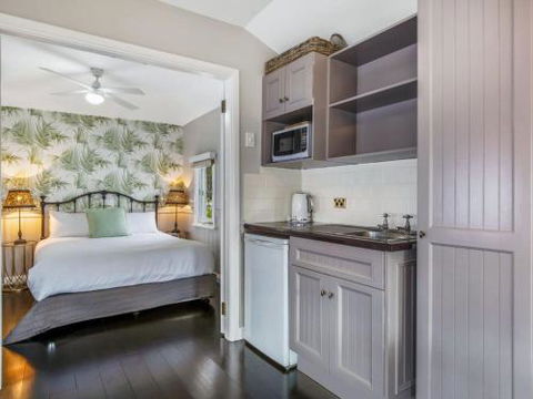 Cottage 2 Hyams Beach Seaside Cottages - Kawana Tourism 2