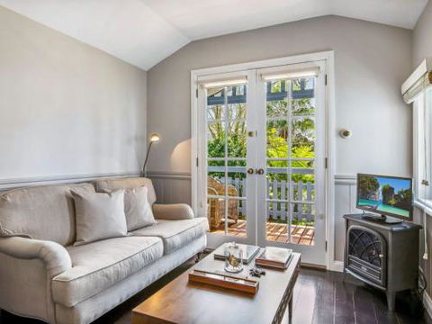 Cottage 5 Hyams Beach Seaside Cottages - Kawana Tourism 5