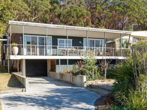 Palmwood At Hyams Beach 4pm Check Out Sundays - Kawana Tourism 0