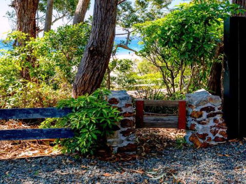 Black Shack On Hyams 4pm Check Out Sundays - Kawana Tourism 1