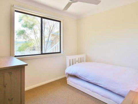 Bimbimbie At Hyams Beach 4pm Check Out Sundays - Kawana Tourism 3