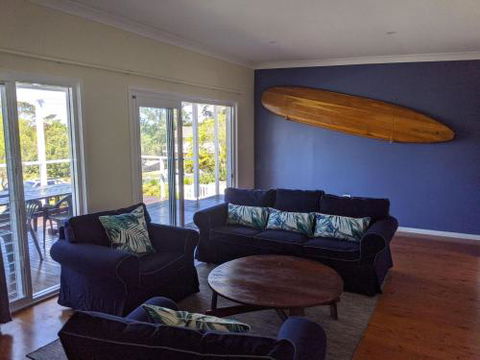 Seagrass Beach House At Hyams 4pm Check Out Sundays - Kawana Tourism 2